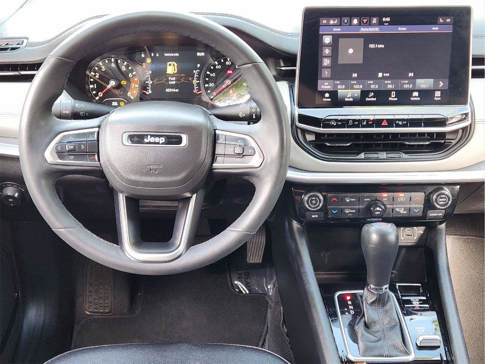 Used 2025 Jeep Compass Limited AWD/4WD image 27