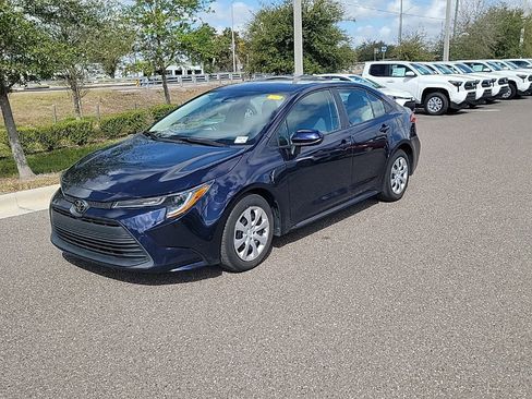 Certified 2023 Toyota Corolla LE image 1