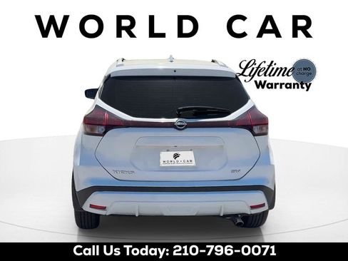 Used 2024 Nissan Kicks SV w/ Interior Electronics Package FWD image 6