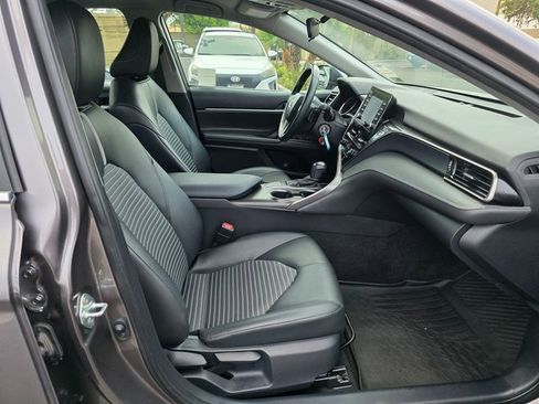 Used 2024 Toyota Camry SE image 10