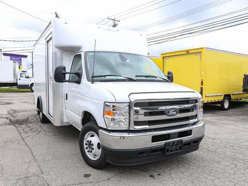 New 2027 Ford E-350 and Econoline 350 Super Duty w/ Power Equipment Group RWD image 2
