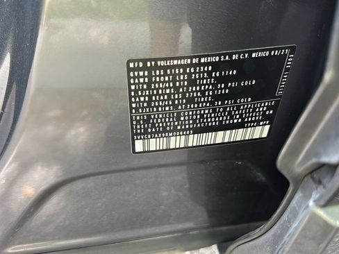 Used 2024 Volkswagen Tiguan SE R-Line FWD image 27
