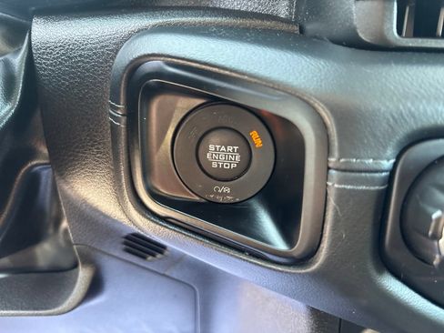 Used 2024 Jeep Wrangler Unlimited Sahara w/ Technology Group AWD/4WD image 27