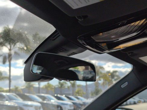 Used 2026 BMW M3 w/ Executive Package image 27