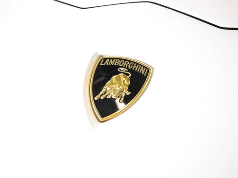 Used 2017 Lamborghini Aventador S image 23