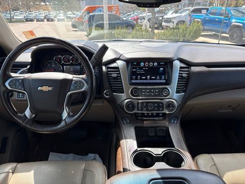Used 2019 Chevrolet Suburban LT w/ Luxury Package AWD/4WD image 20