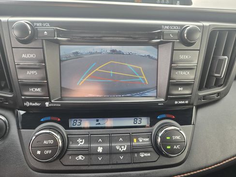 Used 2017 Toyota RAV4 SE image 19