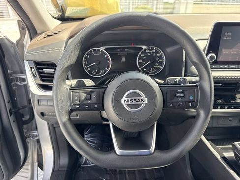 Used 2021 Nissan Rogue SV FWD image 14