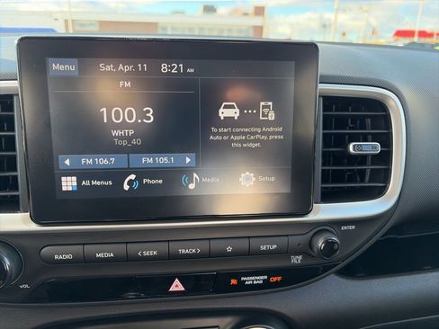 Certified 2025 Hyundai Venue SE FWD image 17