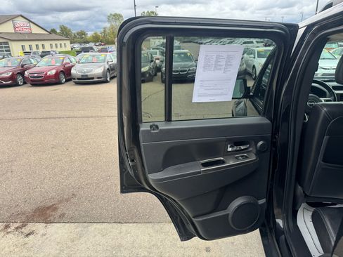 Used 2012 Jeep Liberty Limited Jet image 14