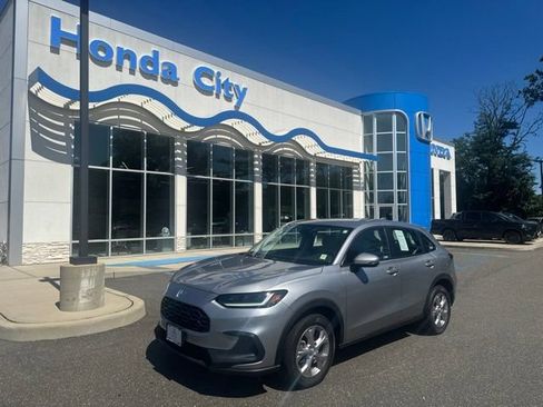 Used 2024 Honda HR-V LX image 2