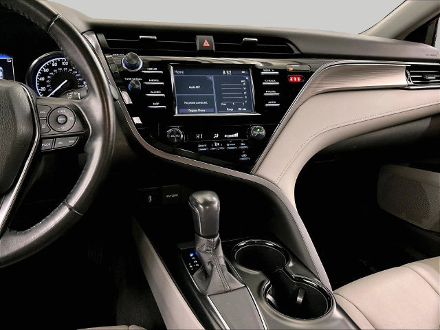 Used 2019 Toyota Camry SE FWD image 6