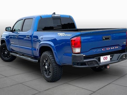 Used 2017 Toyota Tacoma TRD Sport w/ Tow Package RWD image 12