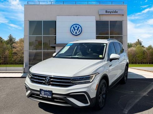 Certified 2023 Volkswagen Tiguan SE FWD image 4