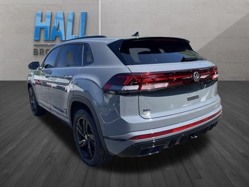 Certified 2025 Volkswagen Atlas Cross Sport SEL R-Line AWD/4WD image 4