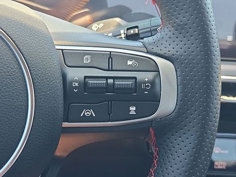 Used 2025 Kia K5 LXS FWD image 35