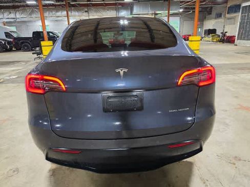 Used 2022 Tesla Model Y Long Range AWD/4WD image 5