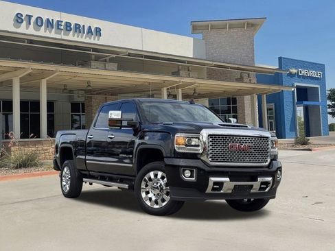 Used 2017 GMC Sierra 2500 Denali w/ Duramax Plus Package image 2