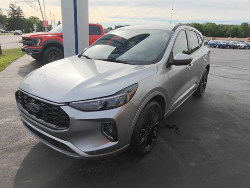 Used 2023 Ford Escape ST-Line Elite w/ Premium Technology Package AWD/4WD image 2