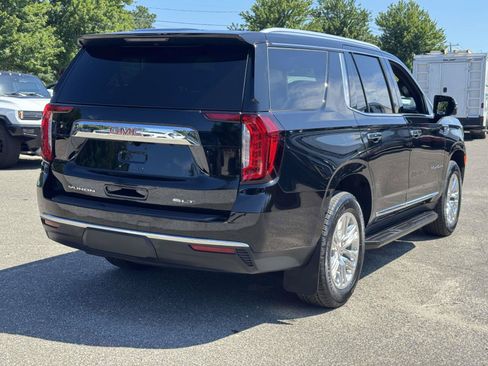 Used 2024 GMC Yukon SLT w/ SLT Luxury Package AWD/4WD image 6