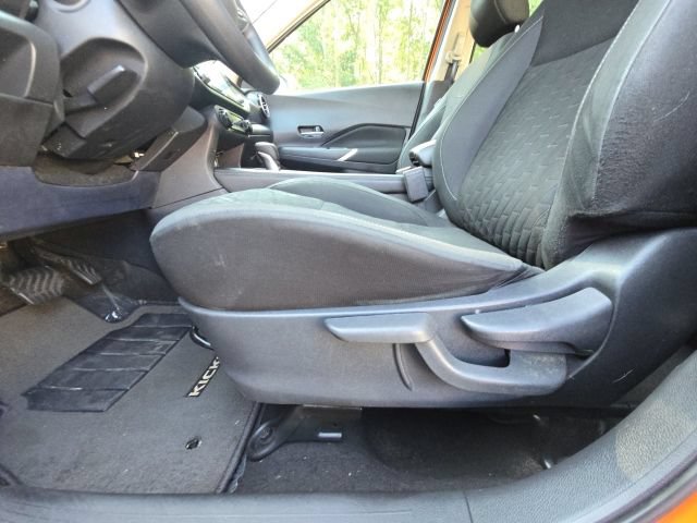 Used 2022 Nissan Kicks SV FWD image 21