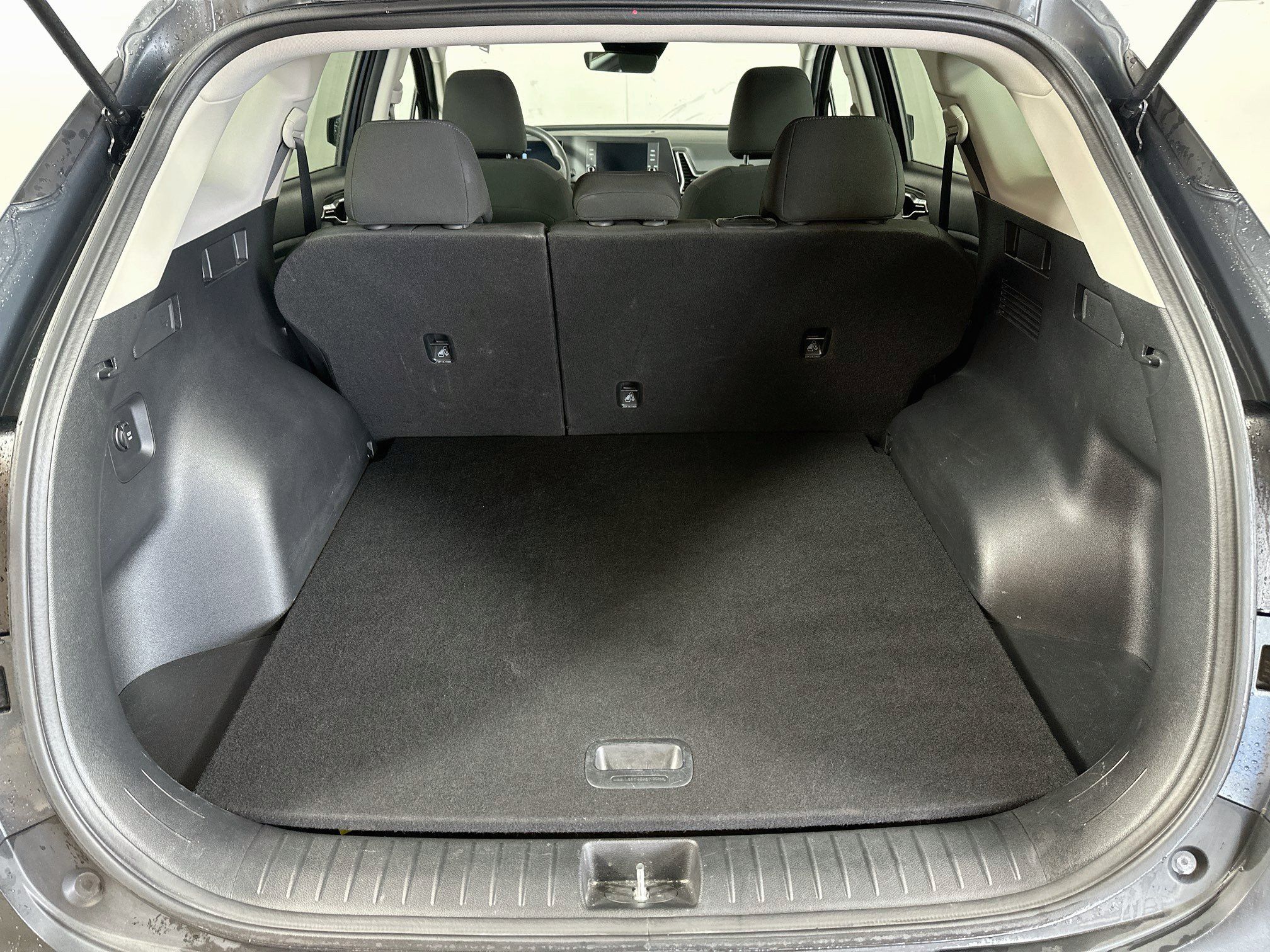 Used 2023 Kia Sportage LX FWD image 23