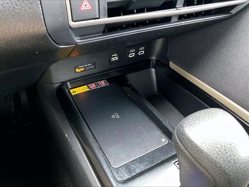 Used 2025 Toyota Camry LE FWD image 27