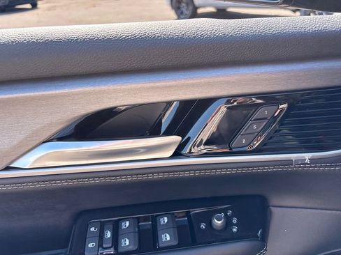 New 2026 Jeep Grand Wagoneer L Limited AWD/4WD image 17
