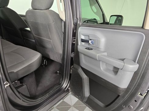 Used 2024 RAM 1500 Classic SLT image 35