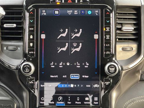 Used 2024 RAM 3500 Limited image 28