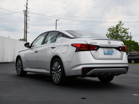 Used 2024 Nissan Altima 2.5 SV FWD image 5