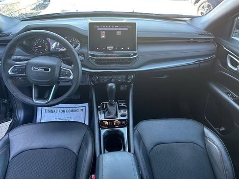 Used 2024 Jeep Compass Trailhawk w/ Trailhawk Convenience Group AWD/4WD image 13