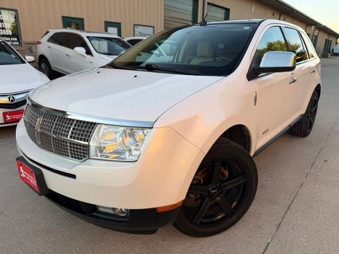 Used 2010 Lincoln MKX 2WD image 2