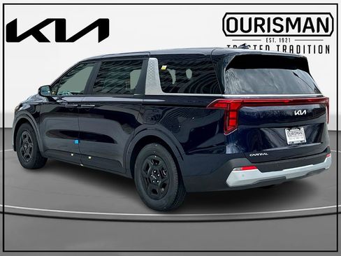 New 2026 Kia Carnival LX FWD image 3