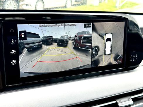 Used 2024 Hyundai Palisade SEL FWD image 17