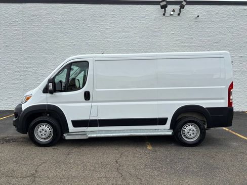 Used 2025 RAM ProMaster 2500 w/ U-Haul Equipment Group FWD image 2