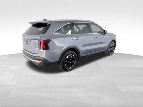Certified 2025 Kia Sorento S AWD/4WD image 7