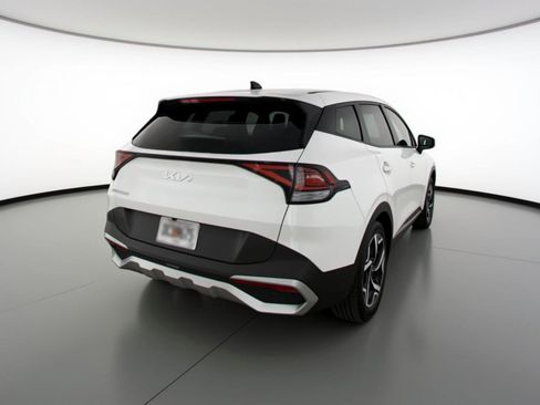 Used 2025 Kia Sportage LX image 7
