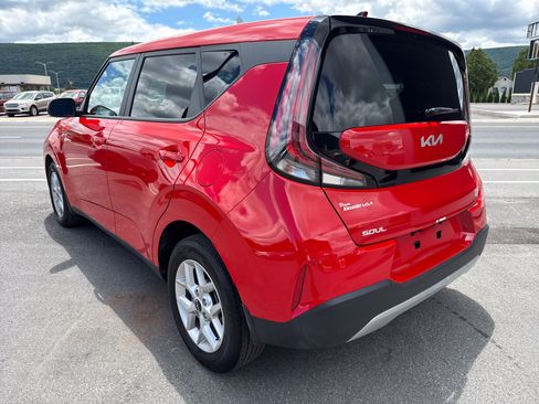 Certified 2025 Kia Soul LX w/ LX Technology Package FWD image 6
