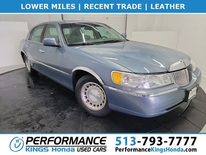 Used 2000 Lincoln Town Car Executive