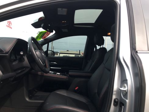 Certified 2025 Toyota Sienna XSE image 23