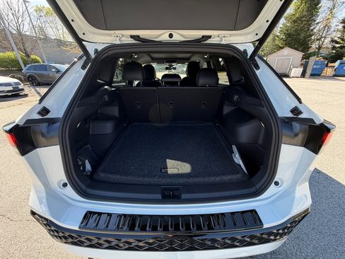 New 2026 Volkswagen Tiguan SE R-Line AWD/4WD image 15