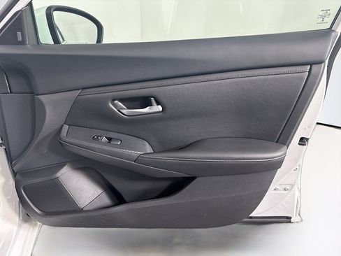 Used 2024 Nissan Sentra SV image 32