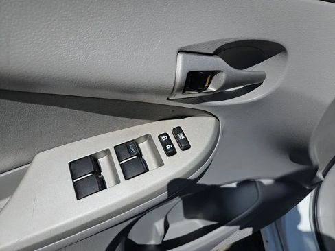Used 2010 Toyota Corolla LE FWD image 17