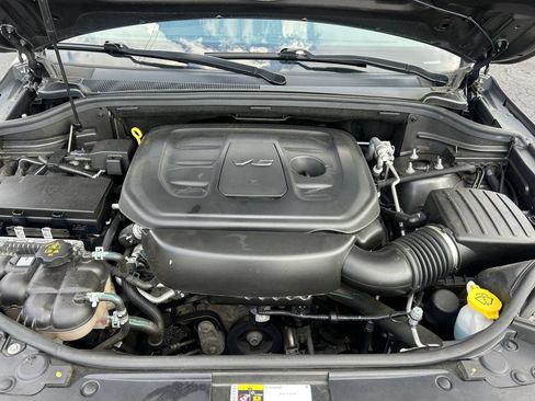 Used 2021 Jeep Grand Cherokee Laredo AWD/4WD image 18