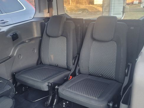 Used 2021 Ford Transit Connect XLT image 34