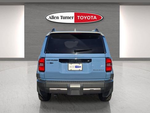 Used 2025 Toyota Land Cruiser image 7
