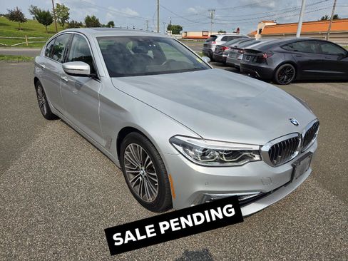 Used 2017 BMW 530i xDrive AWD/4WD image 1