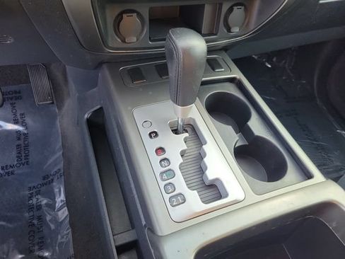 Used 2013 Nissan Armada SV RWD image 31