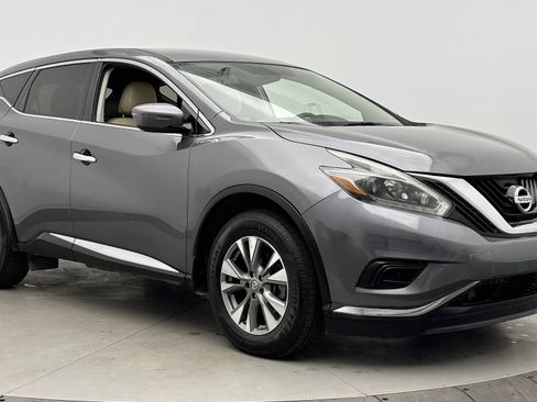 Used 2018 Nissan Murano S image 3